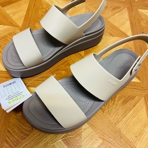 CROCS BROOKLYN WEGDE SANDALS WOMEN